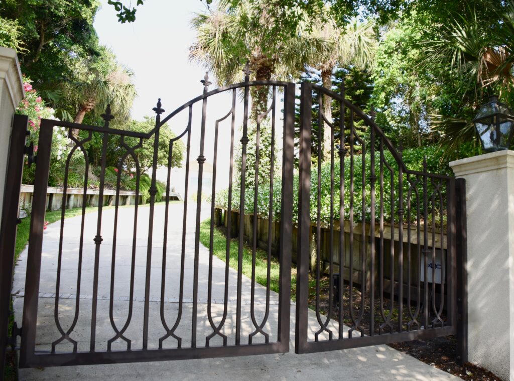 Gates – Classic Iron Decor